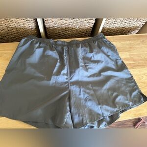 Womens Gray athletic running shorts XXL lined, in like new condition Reebok 0058